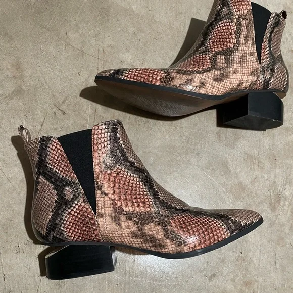 EUC Steven New York Radical V Side booties Pointed Toe Low Heel Snake Print 7.5 - Picture 11 of 12